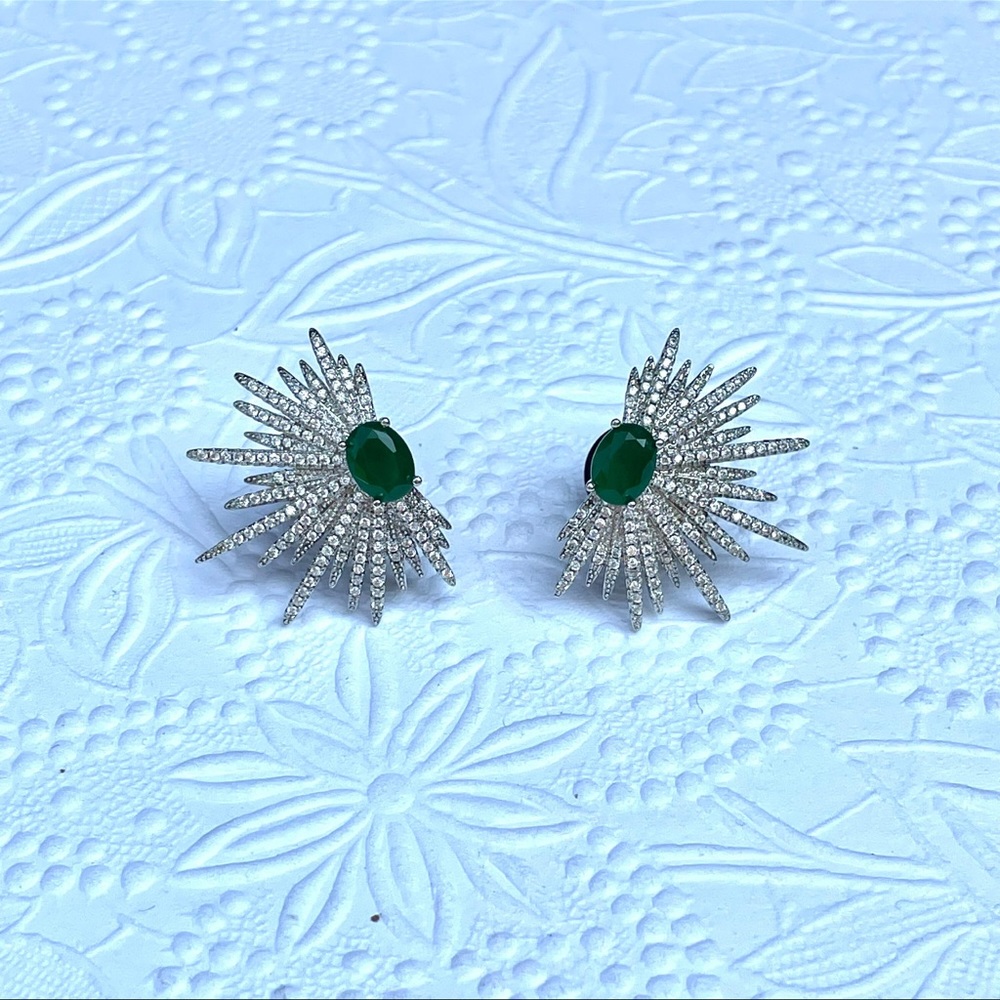 Beautiful emerald and crystal single flare